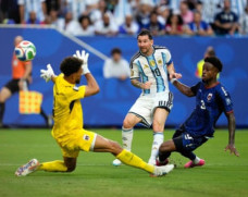 Drama 120 Menit! Argentina...