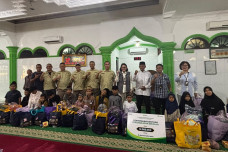 Berbagi Kebahagiaan,...