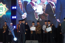 Lulusan Tak Cukup Pintar...