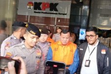 KPK Geledah Kantor Suhardiman...