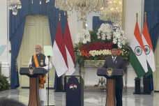 Presiden Prabowo Anugerahkan...