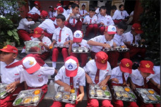 Program MBG Perkuat...