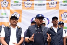 MengEmaskan Indonesia,...