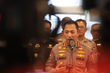 96 Perwira Duduki Jabatan...