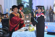 IPDN Mewisuda 1.404...