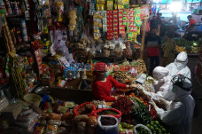 Pedagang Pasar Pabaeng-Baeng...