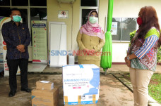 Jamkrindo Serahkan Bantuan...