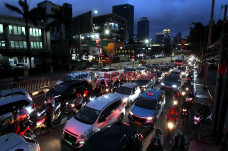 Jelang Berakhirnya PSBB,...