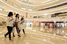 Senayan City Hadirkan...