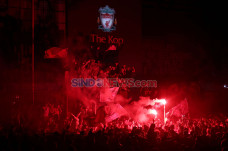 Abaikan Social Distancing,...