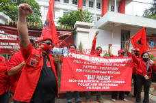 Kader Akar Rumput Gelar...