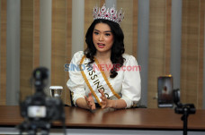 Miss Indonesia Carla...