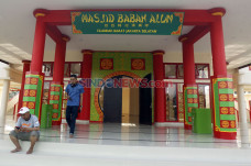 Masjid Babah Alun Desari,...
