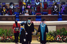 Di Tengah Pandemi Covid-19,...