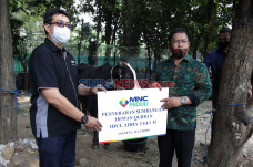MNC Peduli Serahkan...