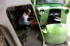 Mengunjungi Bengkel...