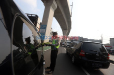 Puluhan Mobil Terjaring...