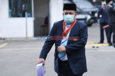 Fahri Hamzah Terima...