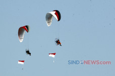 8 Pilot Paramotor Indonesia...
