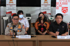 Polisi Tetapkan 8 Tersangka...