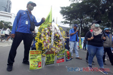 Massa Buruh Kembali...