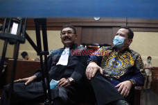 Hakim Tolak Penangguhan...