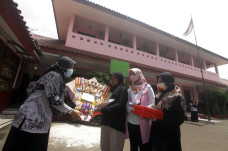 Peringati Hari Guru...