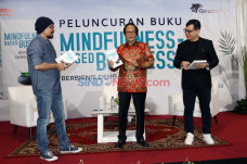 Sudhamek AWS Luncurkan...