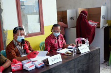 Pencoblosan di TPS 040...