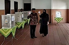 Melawan Gibran, Bagyo...