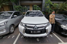 Mobil Pajero Sport Ini...