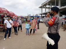 Polisi Berikan Himbauan...