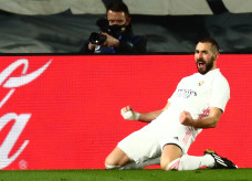 Borong Dua Gol, Benzema...