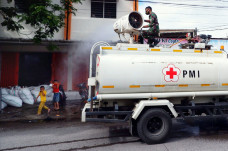 Mobil Gunner Spray Semprotkan...