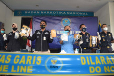 Jadi Pengedar Sabu,...
