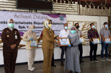 Wali Kota Tangsel Airin...