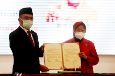 Gantikan Juliari P Batubara,...