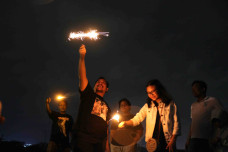 Sambut Pergantian Tahun,...