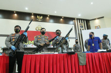 Polisi Tangkap 20 Terduga...
