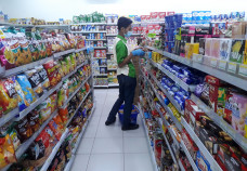 Terapkan PSBB Ketat,...