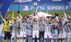 Juventus Raih Piala...
