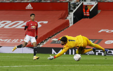 Manchester United Tendang...