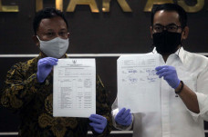 Komnas HAM Serahkan...