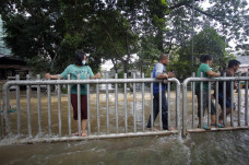 Jalan Tendean Banjir,...