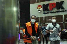 Pemeriksaan Perdana...