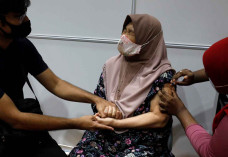 Warga Lansia di Singapura...