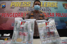 Ringkus Sindikat Uang...