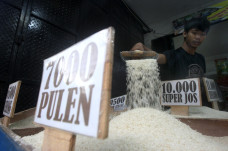 Impor Beras Indonesia...