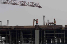 Sektor Properti Berkontribusi...