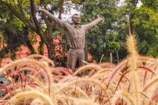 Patung Yuri Gagarin...
